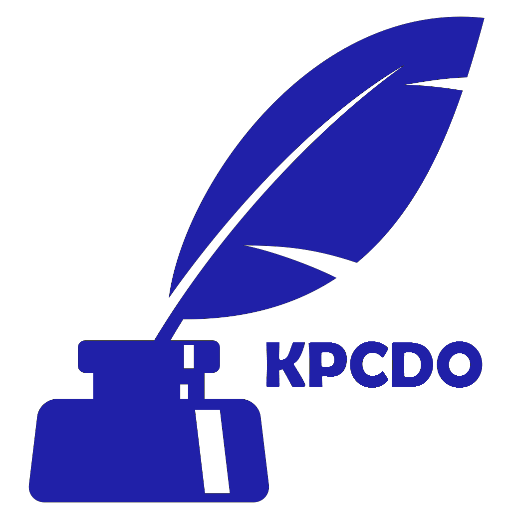 Logo Kujawsko-Pomorskiego Centrum Dziedzictwa Oświaty: gęsie pióro w kałamarzu i skrót KPCDO w kolorze niebieskim.