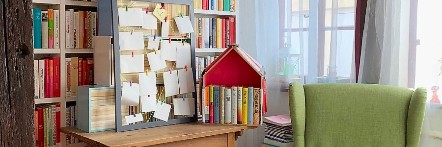 Domowa biblioteczka.
