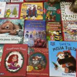 Zdjęcie zbiorcze świątecznych książeczek dla dzieci.